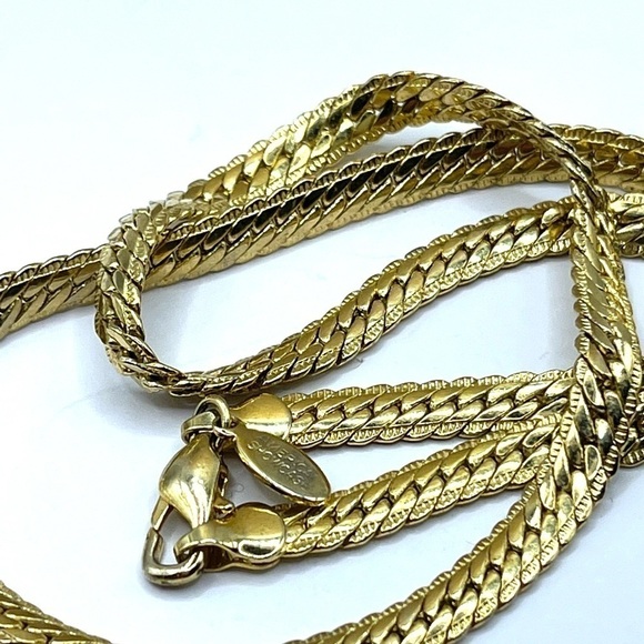VINTAGE Herringbone Golden Chain Necklace - American Showcase 16” 70’s vibe - Picture 4 of 8